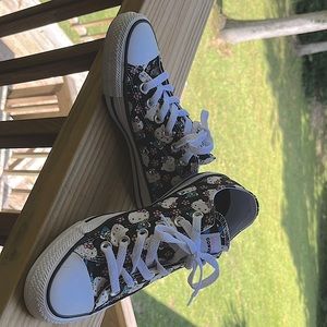 Hello Kitty Converse